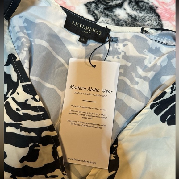 ❌❌❌ SOLD LPH❌❌❌Lexbreezy Hawaii 🌺 Moani Top NWT - Picture 12 of 12